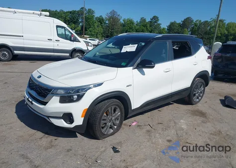 2021 Kia Seltos S z USA, uszkodzony, nr VIN KNDEUCAA5M7078483